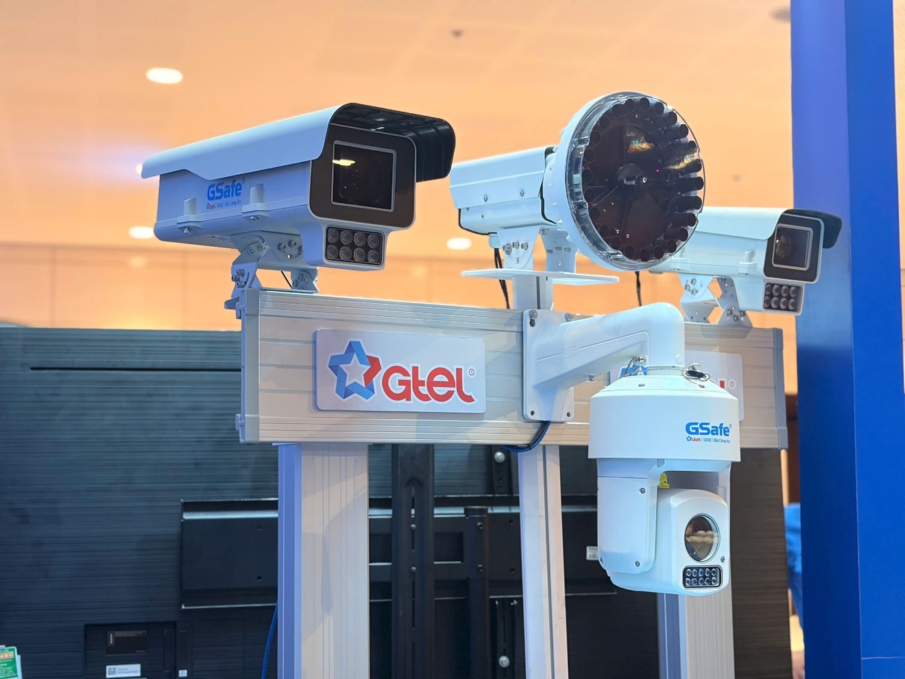 Hà Nội dự kiến triển khai hơn 6.000 camera AI giao thông do GTEL sản ...