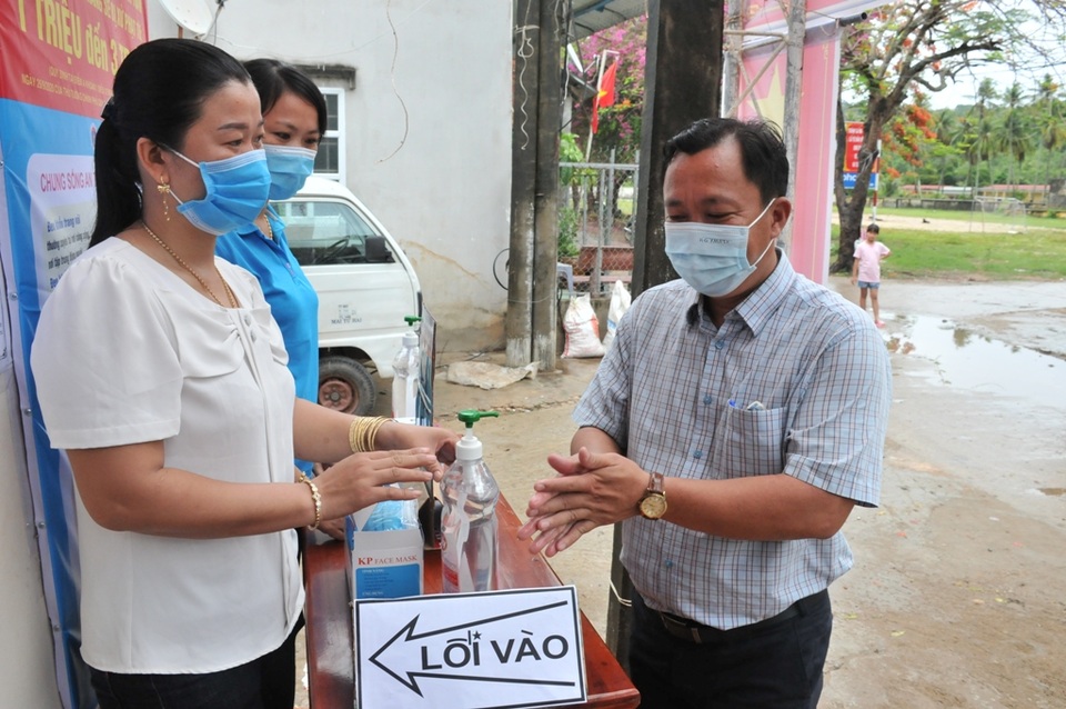 Xã đảo cách đất liền 200 km sẵn sàng cho Ngày hội toàn dân - 5 Xã đảo cách đất liền 200 km sẵn sàng cho Ngày hội toàn dân - 5