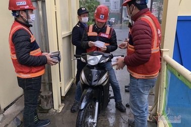 Đại công trường cao ốc nghìn tỷ kín khẩu trang, đo trán từ cửa