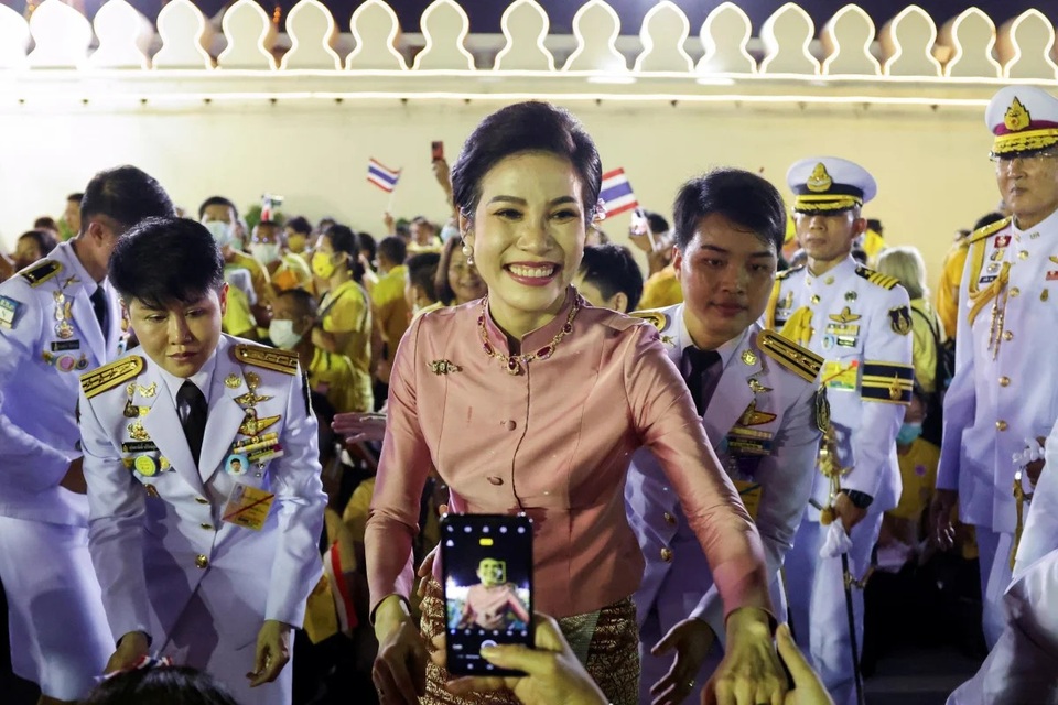 Hoàng quý phi Thái Lan tái xuất, sóng gió hậu cung có thể trở lại - 1 Hoàng quý phi Thái Lan tái xuất, sóng gió hậu cung có thể trở lại - 1