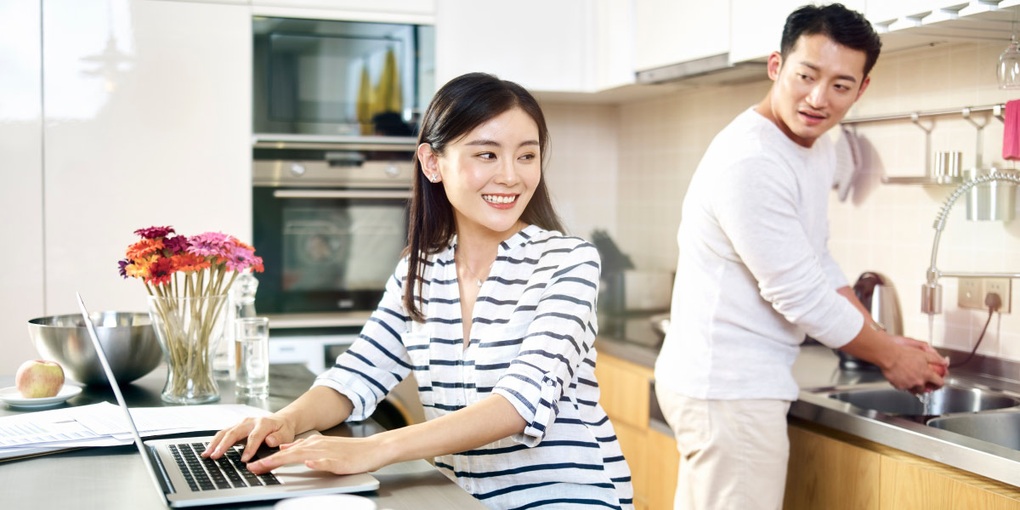 Lương cao hơn chồng, vợ đưa ra đề nghị này khiến mẹ tôi nổi cáu - 1 Lương cao hơn chồng, vợ đưa ra đề nghị này khiến mẹ tôi nổi cáu - 1