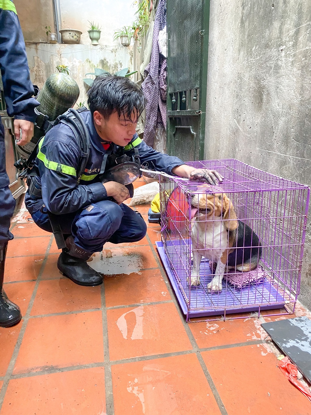 Chuyện xúc động về Trung úy hy sinh khi chữa cháy qua lời kể của nam ca sĩ - 2 Chuyện xúc động về Trung úy hy sinh khi chữa cháy qua lời kể của nam ca sĩ - 2