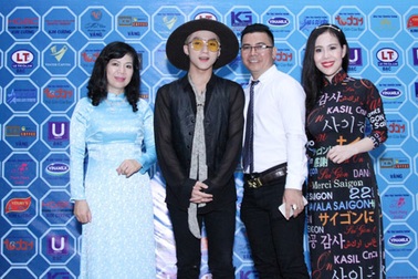 Sơn Tùng, Hương Giang Idol hết mình với “Hành trình kết nối yêu thương”.