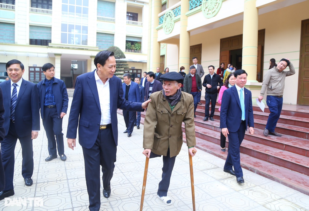 Nhớ kỷ niệm gian khó, Bộ trưởng mang theo nỗi niềm đau đáu về quê hương - 5 Nhớ kỷ niệm gian khó, Bộ trưởng mang theo nỗi niềm đau đáu về quê hương - 5