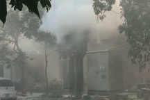 Hà Nội: Bốt điện trên vỉa hè phát nổ, 5 người bị bỏng