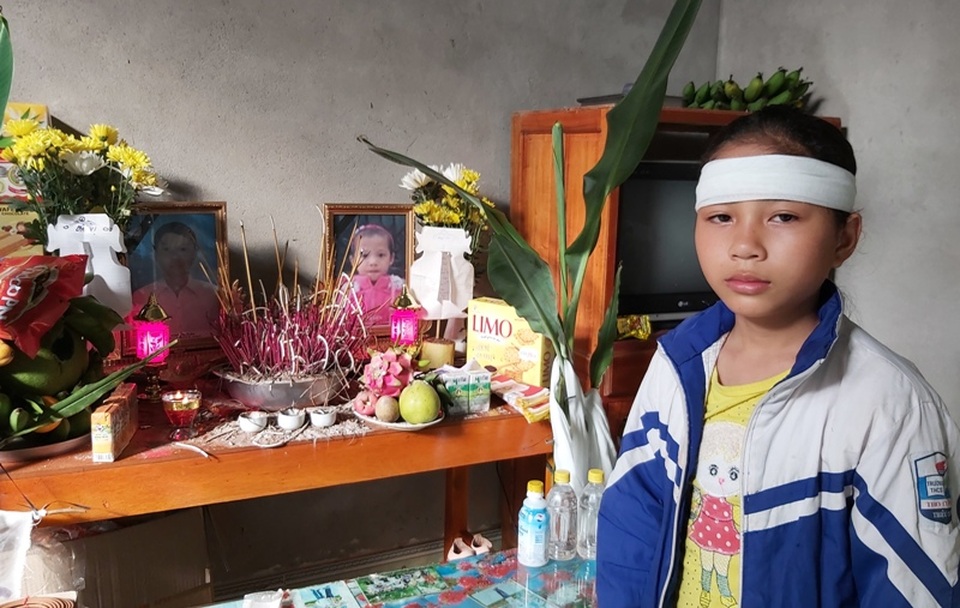 Đau nhói lòng cảnh bé gái 12 tuổi liền lúc mất đi cả mẹ và em - 1 Đau nhói lòng cảnh bé gái 12 tuổi liền lúc mất đi cả mẹ và em - 1