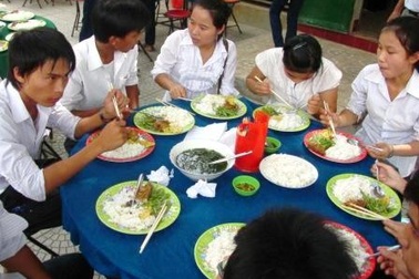 Thừa Thiên - Huế: 2.100 suất ăn miễn phí cho sĩ tử