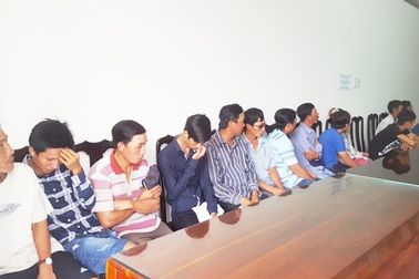 Bắt quả tang 24 đối tượng đang say sưa đá gà ăn tiền