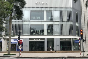 Các ông lớn thời trang "ngủ đông" trong mùa dịch Covid-19