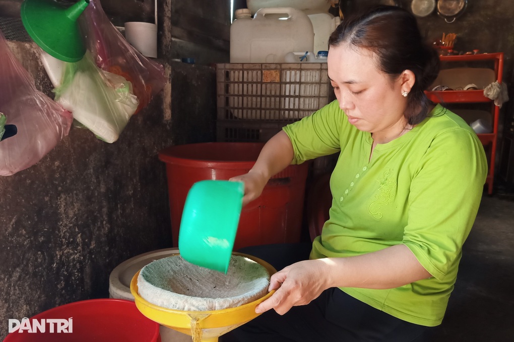 Covid-19 cướp mất chồng, vợ khốn khó lo 2 con thơ tương lai mờ mịt - 2 Covid-19 cướp mất chồng, vợ khốn khó lo 2 con thơ tương lai mờ mịt - 2