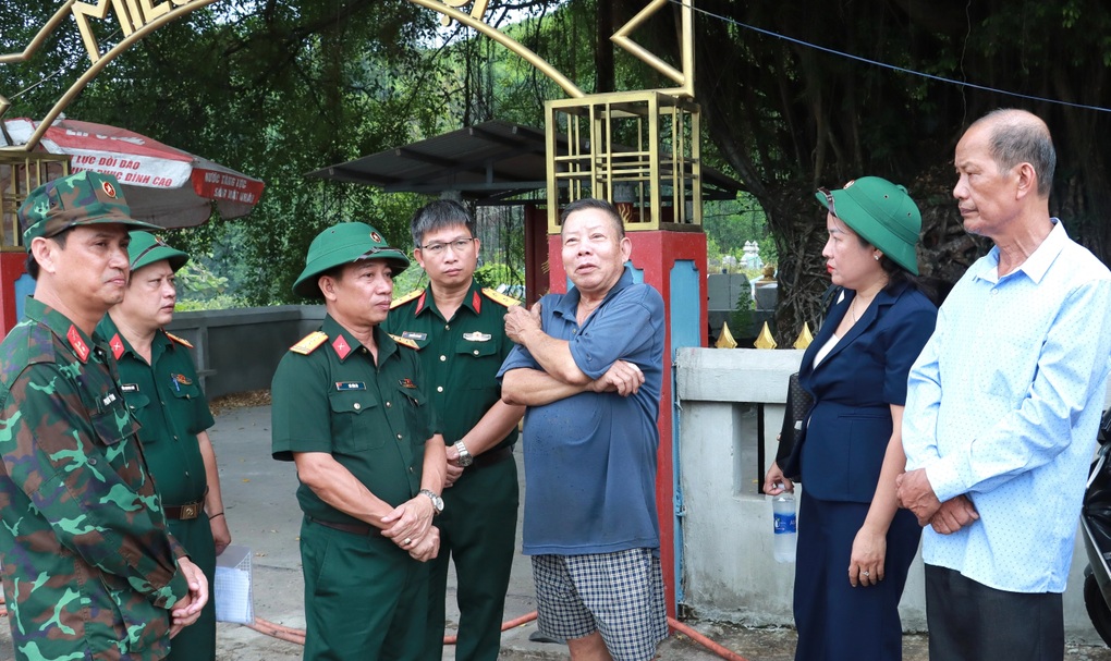 Khảo sát khu vực nghi chôn cất khoảng 140 liệt sĩ tại đèo Phước Tượng - 3 Khảo sát khu vực nghi chôn cất khoảng 140 liệt sĩ tại đèo Phước Tượng - 3