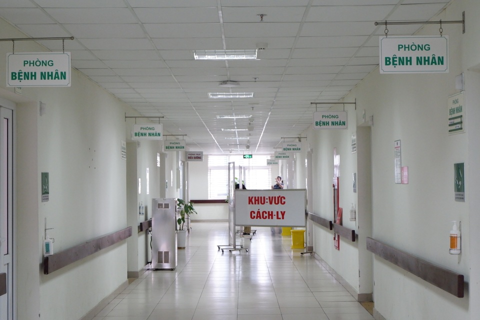 Rưng rưng cảm xúc ngày ra viện của gần 200 công dân về từ Ghi-nê Xích Đạo - 1 Rưng rưng cảm xúc ngày ra viện của gần 200 công dân về từ Ghi-nê Xích Đạo - 1