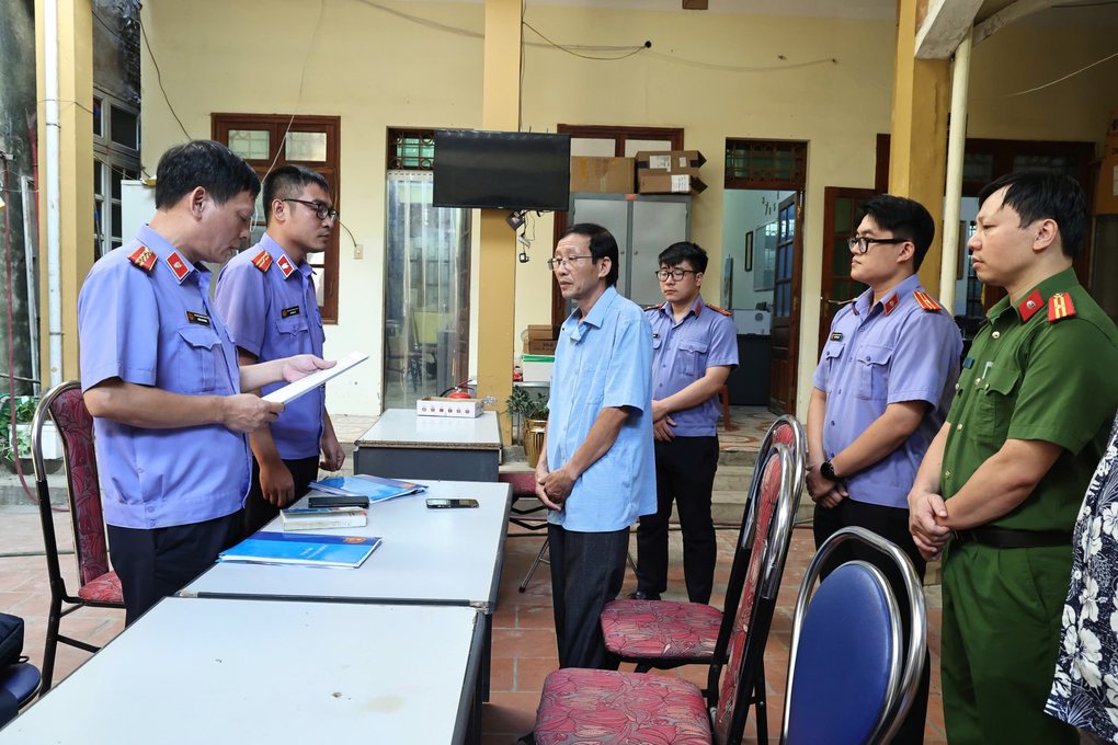 Nguyên Phó Giám đốc Trung tâm giám định pháp y Sơn La bị bắt - 1 Nguyên Phó Giám đốc Trung tâm giám định pháp y Sơn La bị bắt - 1