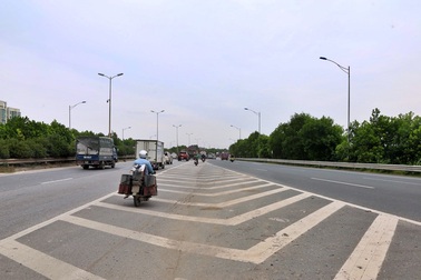 Cận cảnh đoạn đường vạch xương cá "tiến thoái lưỡng nan" gây sốt mạng