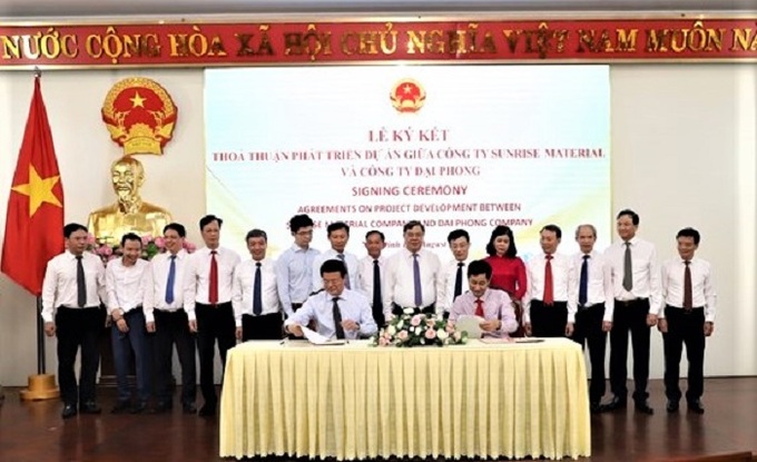 Lãnh đạo tỉnh Nam Định chứng kiến lễ ký kết phát triển dự án giữa Công ty CP Xây dự hạ tầng Đại Phong và Công ty Sunrise Material (Singapore).
