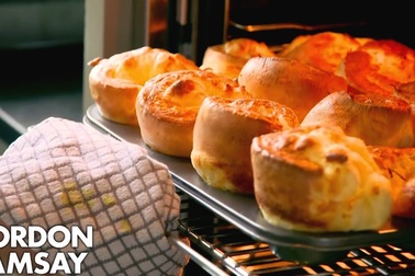 Gordon Ramsay hướng dẫn làm bánh Pudding