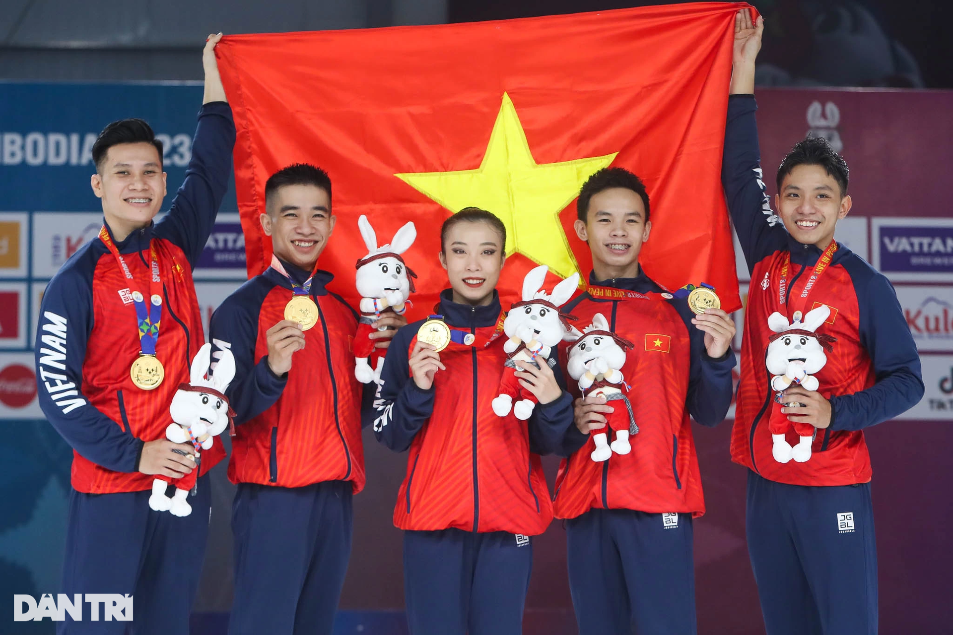 Ngắm các VĐV Aerobic trẻ đẹp giành trọn 5 HCV SEA Games cho Việt Nam - 13 Ngắm các VĐV Aerobic trẻ đẹp giành trọn 5 HCV SEA Games cho Việt Nam - 13