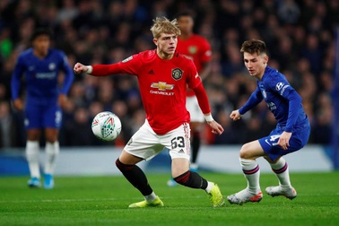 Bốc thăm tứ kết League Cup: Man Utd, Man City gặp đối thủ yếu