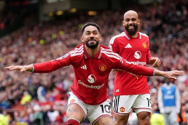 Man Utd thắng nghẹt thở Nottingham Forest, chốt vị trí trong top 3
