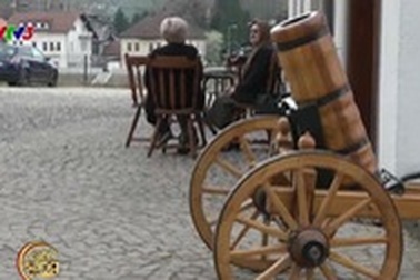 Chế tạo súng thần công để lưu giữ nghề rèn thủ công truyền thống