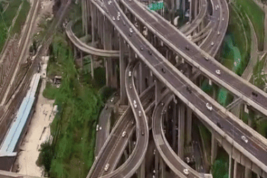 Choáng với “ma trận” giao lộ Trung Quốc nhìn từ trên cao