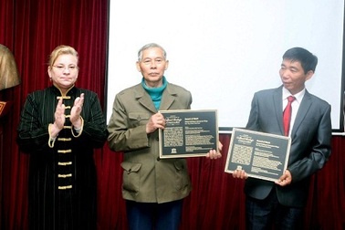 Trao giải thưởng cho Dự án bảo tồn nhà cổ Đường Lâm