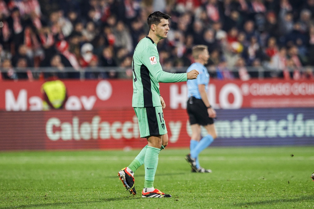 Real Madrid giữ vững ngôi đầu bảng La Liga, Atletico thua sốc Girona - 2 Real Madrid giữ vững ngôi đầu bảng La Liga, Atletico thua sốc Girona - 2
