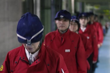 Vì sao tàu siêu tốc Nhật Bản luôn sạch sẽ đáng kinh ngạc?