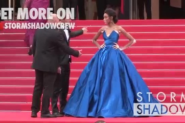 Winnie Harlow xinh đẹp dự Liên hoan phim Cannes