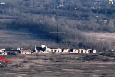 Pháo cối mạnh nhất thế giới của Nga nã hỏa lực phá hủy kho đạn Ukraine