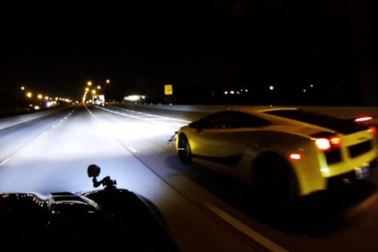 Hai siêu xe nghìn mã lực so tài