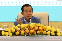 Thủ tướng Campuchia cho phép tất cả học sinh lớp 12 tốt nghiệp không cần qua kỳ thi