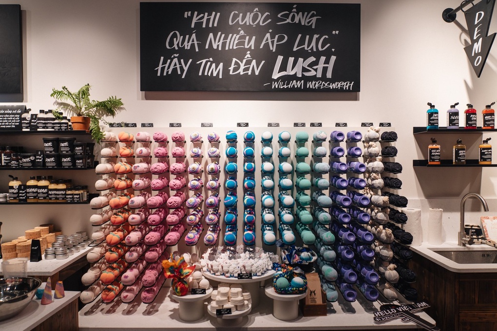 Thấy gì từ cuộc đổ bộ của thương hiệu quốc tế đình đám như Nike, Lush? - 5 Thấy gì từ cuộc đổ bộ của thương hiệu quốc tế đình đám như Nike, Lush? - 5
