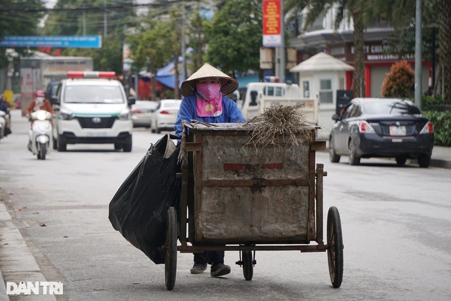 Người lao động chật vật mưu sinh trong giá lạnh thấu xương - 10 Người lao động chật vật mưu sinh trong giá lạnh thấu xương - 10