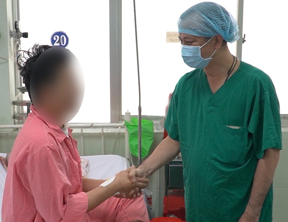 Sau cuộc nhậu, nam thanh niên vỡ động mạch suýt chết - 1 Sau cuộc nhậu, nam thanh niên vỡ động mạch suýt chết - 1