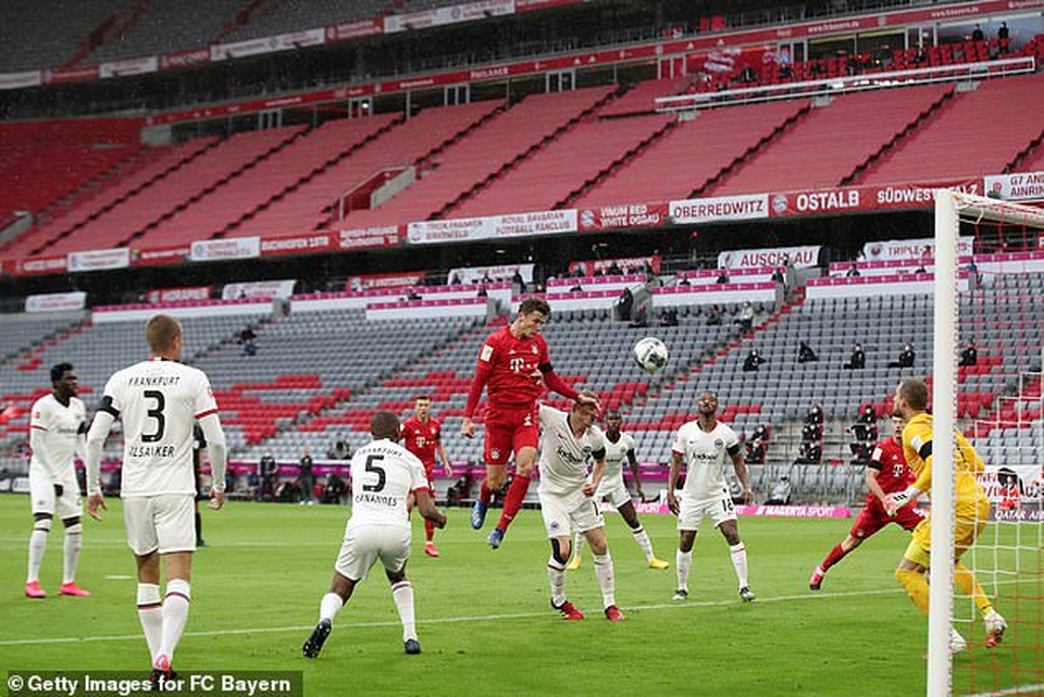 Hạ Frankfurt, Bayern Munich tiếp tục giữ vững ngôi đầu bảng - 1 Hạ Frankfurt, Bayern Munich tiếp tục giữ vững ngôi đầu bảng - 1