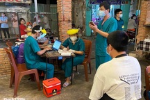 Khẩn cấp tìm 2 tài xế chở người vượt biên trái phép mắc Covid-19