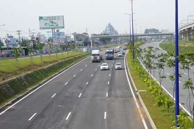 Thông xe nút giao 14 làn xe, giải cứu "điểm nóng" cửa ngõ Đông Sài Gòn
