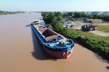 Chủ bãi tập kết vật liệu trái phép bị phạt 27,5 triệu đồng