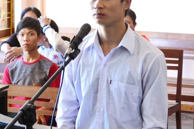 Vào tù vì tiếng nẹt pô kêu inh ỏi