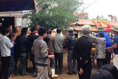 Bố sát hại con gái 2 tuổi rồi treo cổ tự vẫn