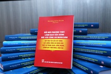 Ra mắt sách về đổi mới phương thức lãnh đạo của Đảng đối với CAND