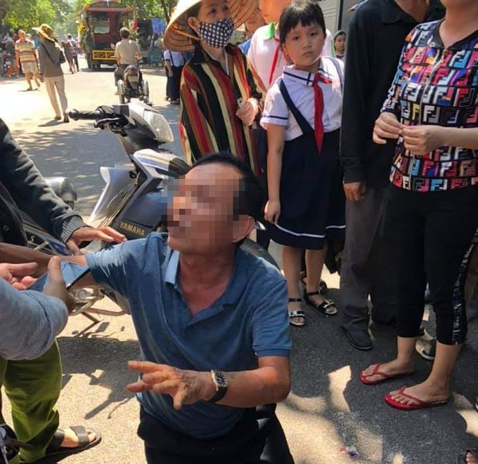 Vụ ô tô điên tông vào đám tang làm 3 người chết ở Quy Nhơn: Tài xế cũng là người tới để đưa tang - Ảnh 2.