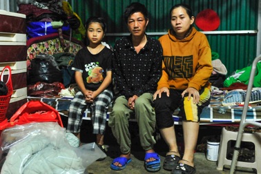 Chồng bệnh nặng, vợ trẻ kiệt sức nuôi cả gia đình