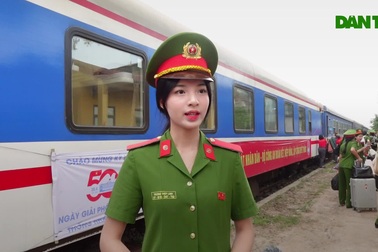 800 học viên Học viện Cảnh sát nhân dân háo hức lên tàu vào Nam