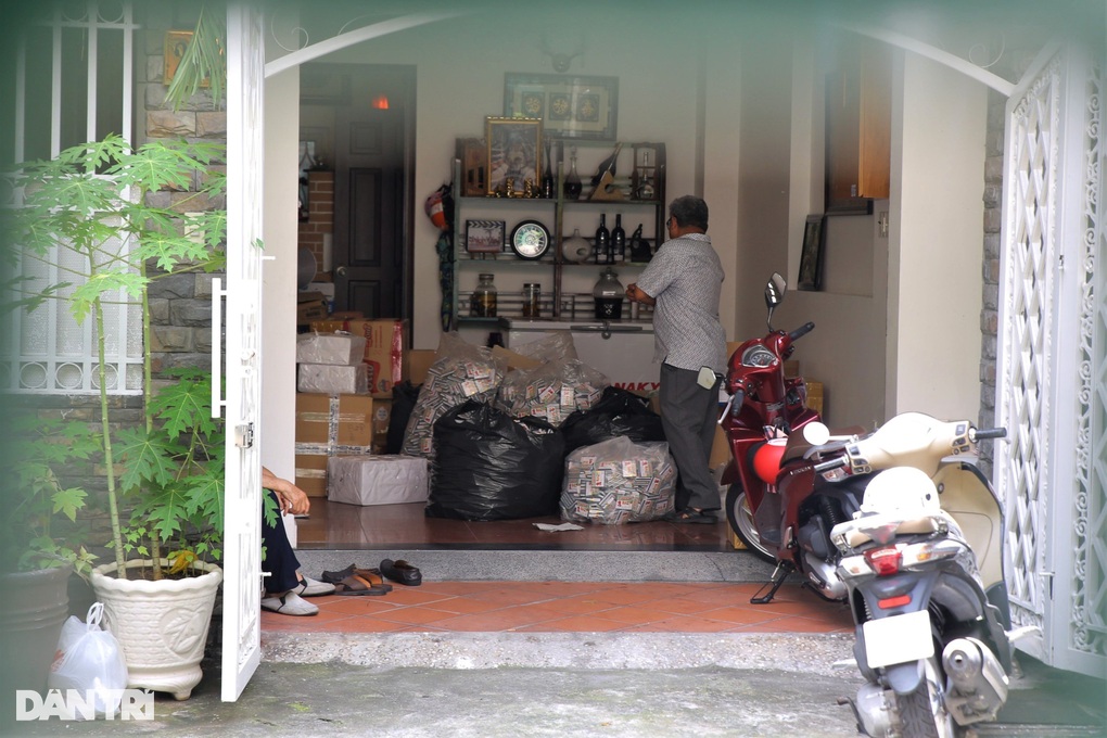 Chiêu trò đội lốt thuốc ngoại nhập để bán giá cao trên thị trường - 1 Chiêu trò đội lốt thuốc ngoại nhập để bán giá cao trên thị trường - 1