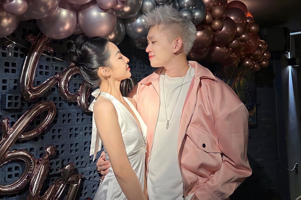 Bạn gái rapper B Ray có cuộc sống sang chảnh, thích khoe dáng nóng bỏng - 8 Bạn gái rapper B Ray có cuộc sống sang chảnh, thích khoe dáng nóng bỏng - 8