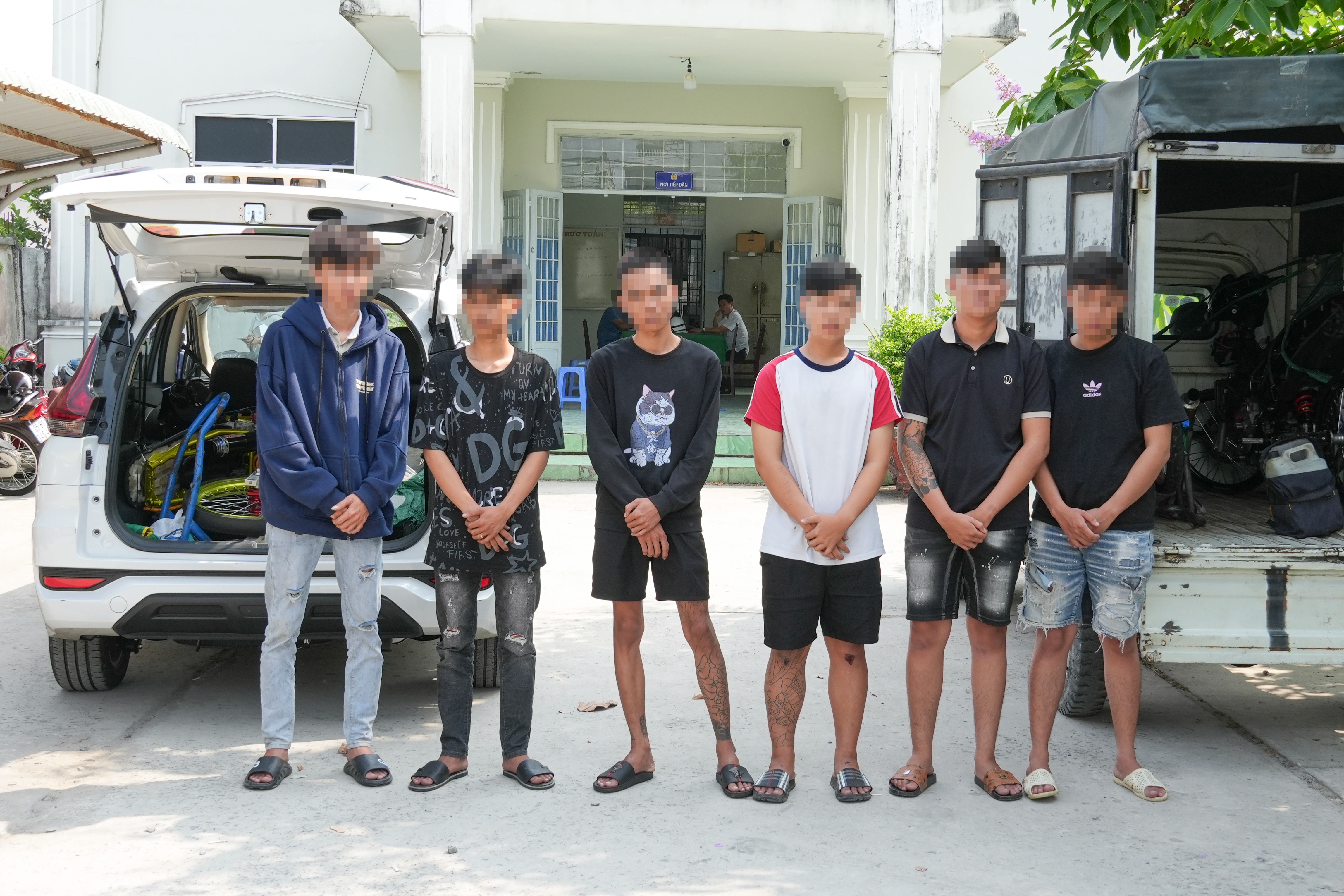 منع تجمع 30 مسرعاً للسباق على الطريق السريع في الوقت المناسب - 1 Ngăn chặn kịp thời 30 quái xế tụ tập đua xe trên quốc lộ - 1