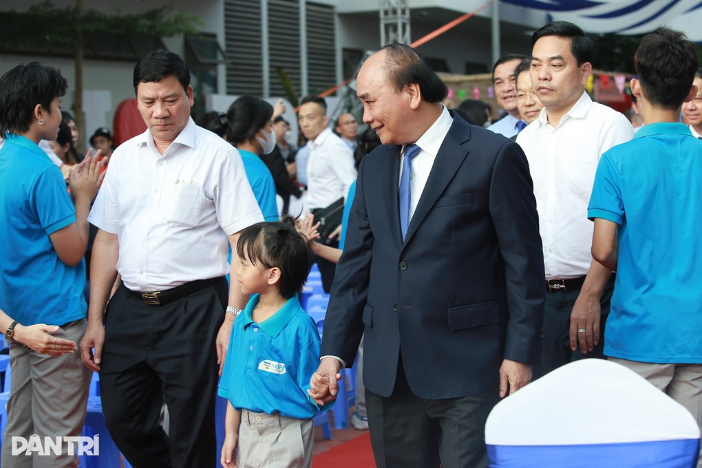 Chủ tịch nước Nguyễn Xuân Phúc dự khai giảng Trường Hy Vọng - 5 Chủ tịch nước Nguyễn Xuân Phúc dự khai giảng Trường Hy Vọng - 5
