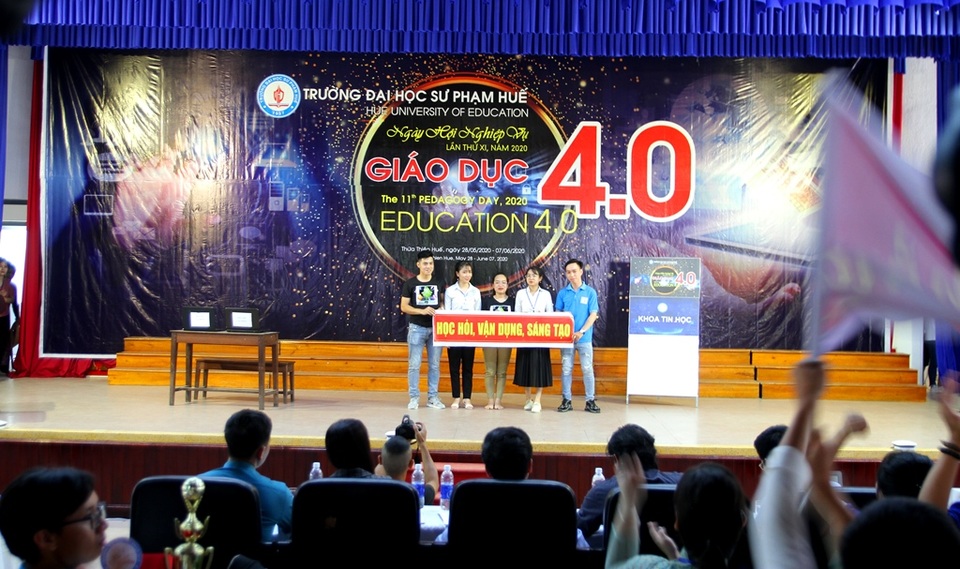 Cây phượng bật gốc đè học sinh tử vong vào phần thi nghiệp vụ sư phạm - 1 Cây phượng bật gốc đè học sinh tử vong vào phần thi nghiệp vụ sư phạm - 1